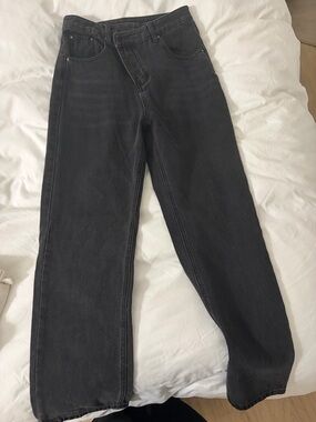 Classic Black Straight-Leg Jeans